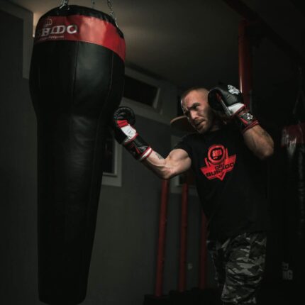 Hook boksesekk Bushido 140cm 40kg Uppercut boxing bag