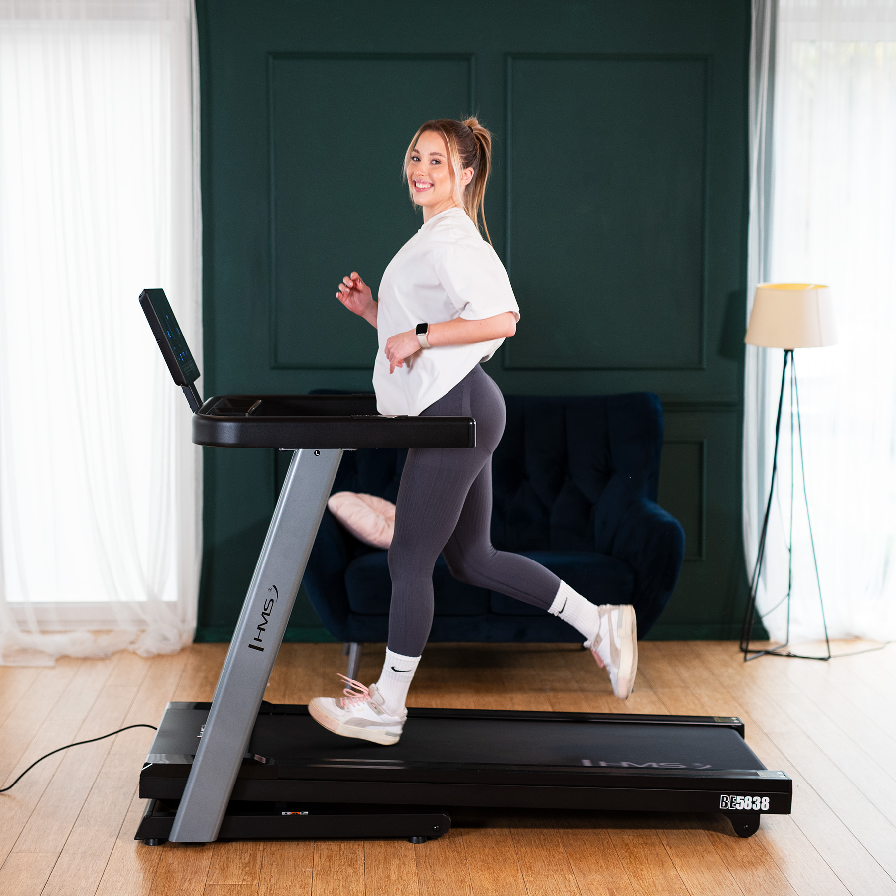bilde 2 - BE5838 ELEKTRIC TREADMILL HMS PREMIUM